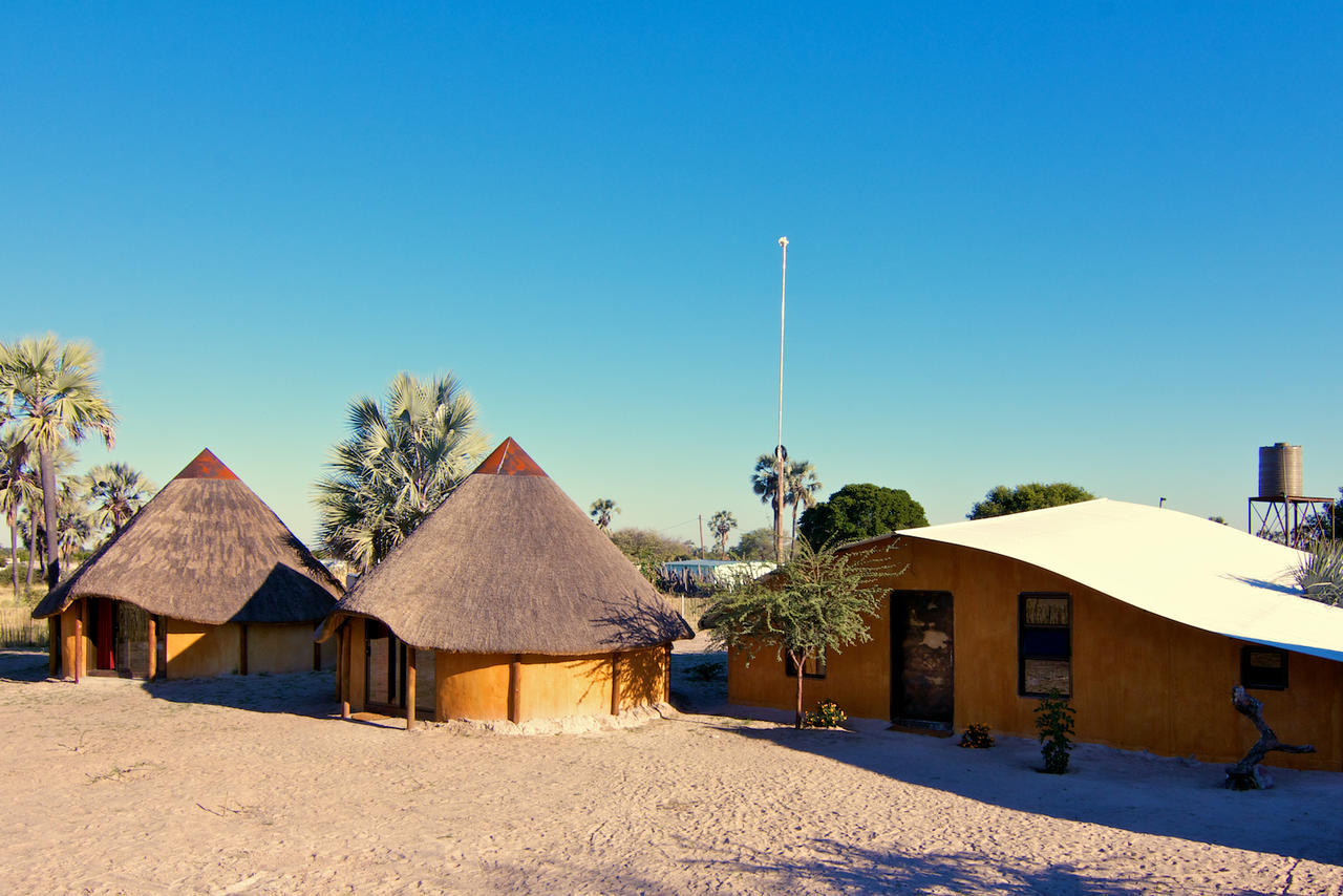 Omupumba Ongula Village Homestead Lodge מראה חיצוני תמונה