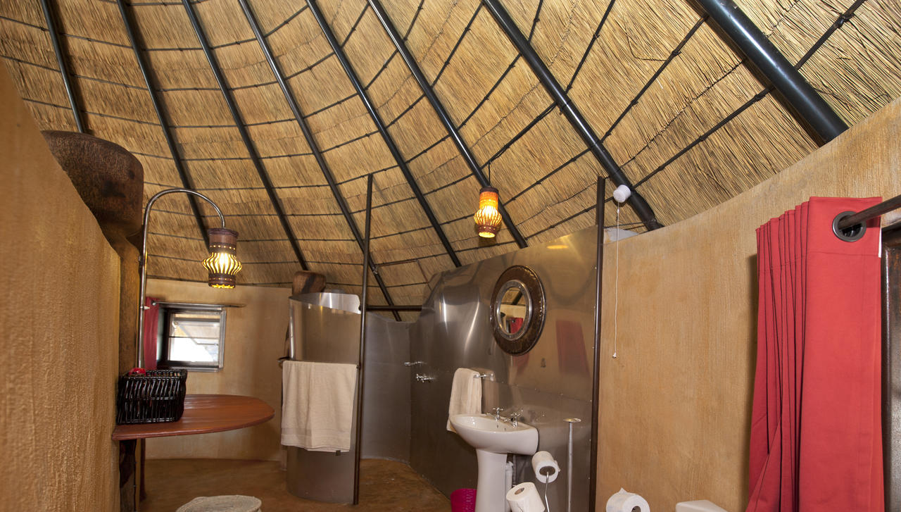 Omupumba Ongula Village Homestead Lodge חדר תמונה